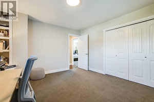 819 Cadder Avenue - Photo 40