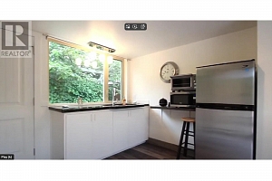 1023 Lawrence Avenue - Photo 11