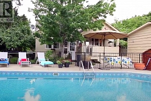 1023 Lawrence Avenue - Photo 3