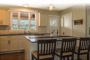 1023 Lawrence Avenue - Photo 5