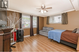 729 Stanley Avenue - Photo 20