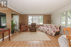 729 Stanley Avenue - Photo 3