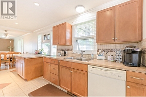 729 Stanley Avenue - Photo 8