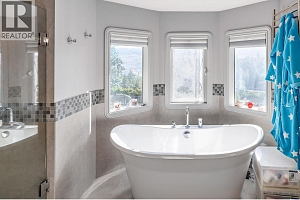 2376 Nahanni Court - Photo 17