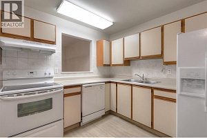 1045 Sutherland Avenue Unit# 112 - Photo 3