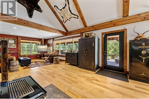 6241 33 Highway - Photo 23