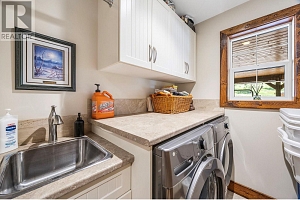 6241 33 Highway - Photo 36