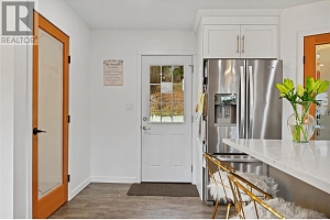 5719 6 Highway - Photo 16