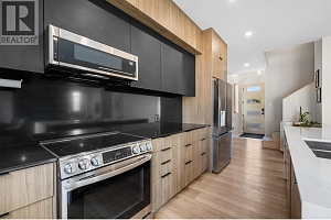 949 & 951 Coronation Avenue - Photo 10
