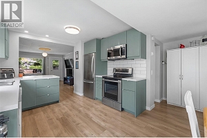 949 & 951 Coronation Avenue - Photo 44