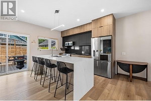 949 & 951 Coronation Avenue - Photo 8
