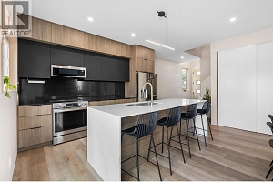 949 & 951 Coronation Avenue - Photo 9