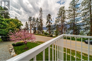 11041 Okanagan Centre Road W - Photo 23