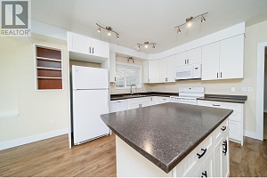 11041 Okanagan Centre Road W - Photo 37