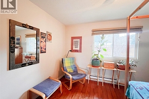 6422 Mack Road - Photo 36