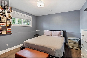 920 Fife Road - Photo 37