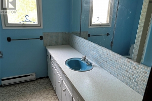 2571 Lakeshore Road - Photo 9