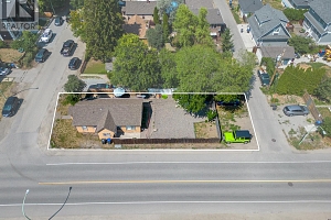 2293 Woodlawn Street - Photo 2