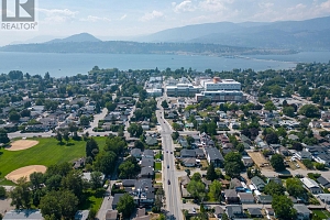 2293 Woodlawn Street - Photo 24