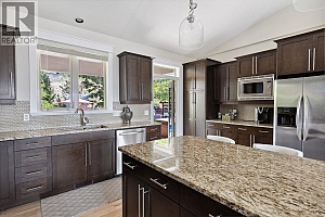 839 Clarance Avenue - Photo 22