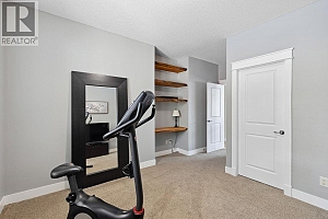 839 Clarance Avenue - Photo 31