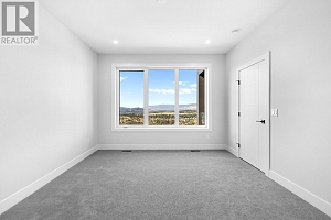 1018 Emslie Street - Photo 34