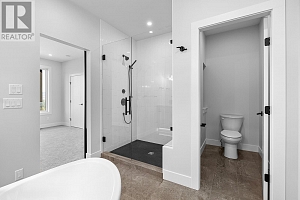 1018 Emslie Street - Photo 37