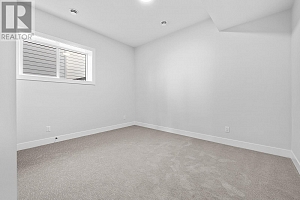 1018 Emslie Street - Photo 54