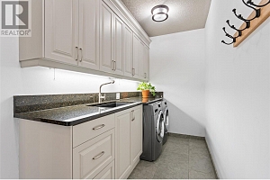 1825 Scott Crescent - Photo 24