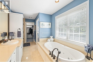 2087 Lillooet Court - Photo 36