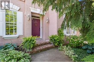 2087 Lillooet Court - Photo 9
