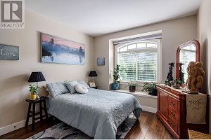 1570 Lake Breeze Road - Photo 13