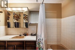 8291 Okanagan Landing Road - Photo 20