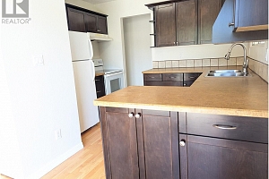 1087 Monterey Court - Photo 10