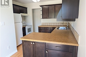 1087 Monterey Court - Photo 11