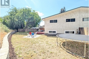1087 Monterey Court - Photo 2