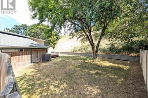 1087 Monterey Court - Photo 6