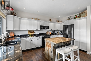 5827 VICTORIA Street - Photo 25