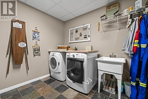 5827 VICTORIA Street - Photo 41