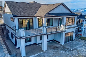 1066 Emslie Street - Photo 17