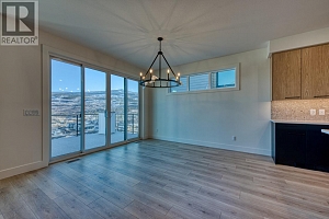 1066 Emslie Street - Photo 29