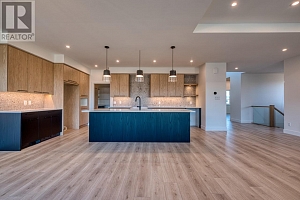 1066 Emslie Street - Photo 32