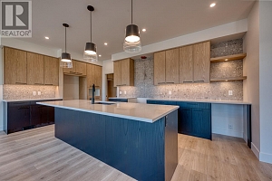 1066 Emslie Street - Photo 33