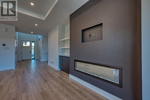 1066 Emslie Street - Photo 36