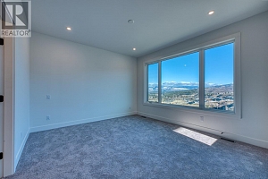 1066 Emslie Street - Photo 41
