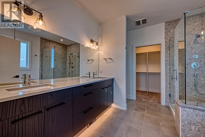 1066 Emslie Street - Photo 42