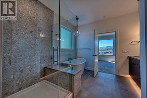 1066 Emslie Street - Photo 45
