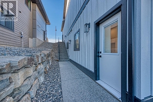 1066 Emslie Street - Photo 53