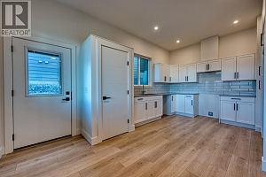 1066 Emslie Street - Photo 57