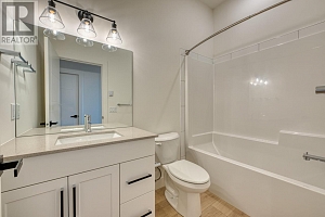 1066 Emslie Street - Photo 58